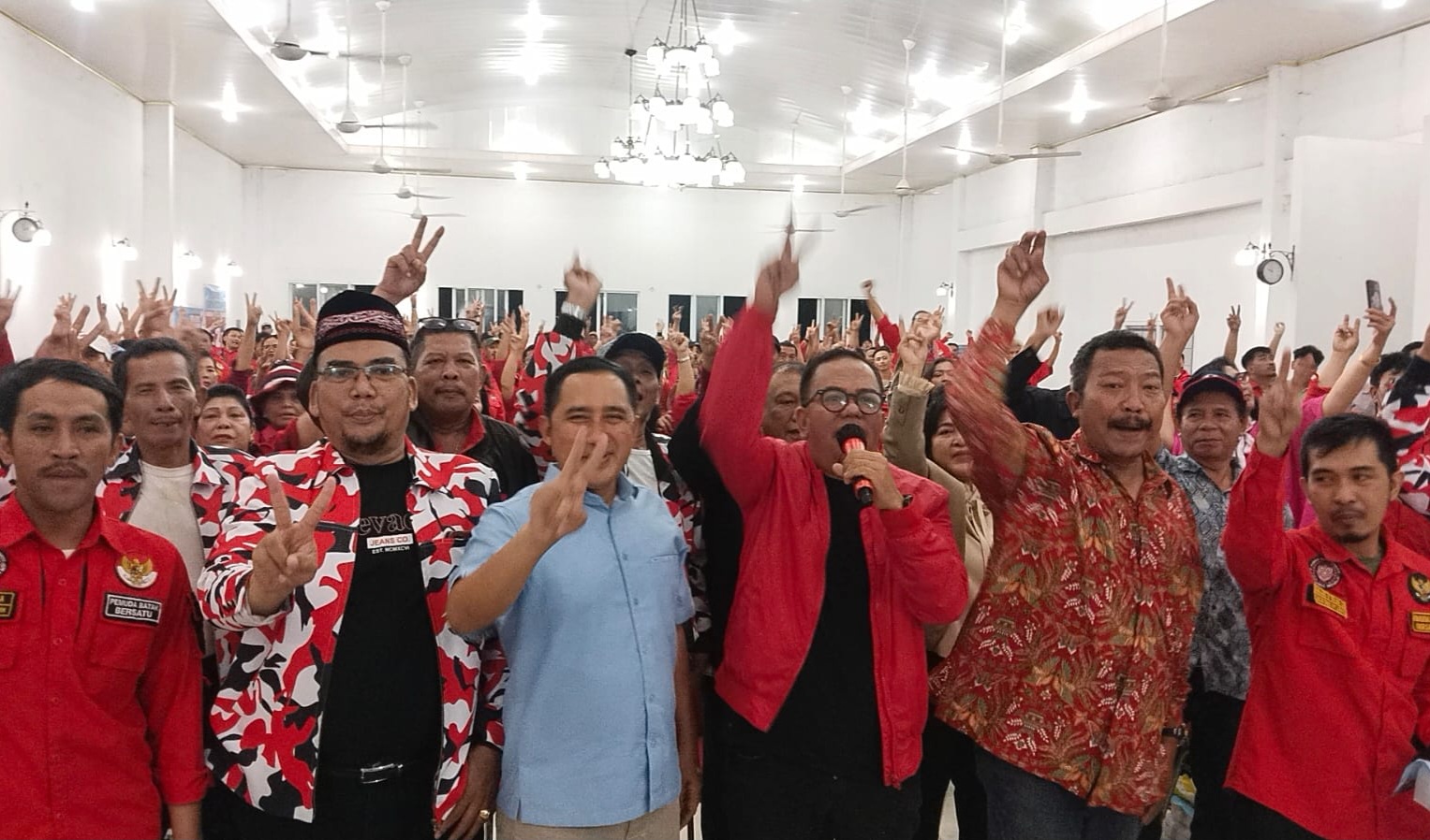 Deklarasi dukungan terhadap pasangan Supian Suri-Chandra Rahmansyah di Rumah Pemenangan Supian-Chandra di Pesona Estate, Pancoran Mas, Depok. (Foto: Istimewa)